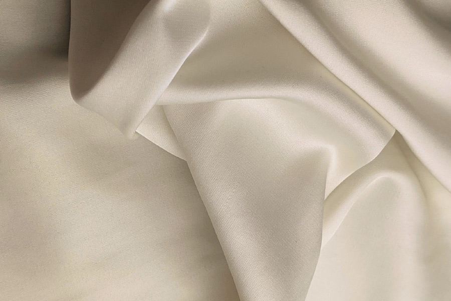 MONICHA es elegancia, feminidad, ganas de vivir, comodidad y 100% marca España.